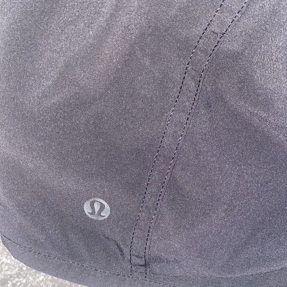 Lululemon shorts - Picture 3 of 4